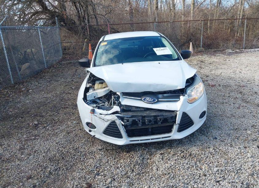 Photo 13 of 2014 Ford Focus S (VIN 1FADP3E22EL245628)