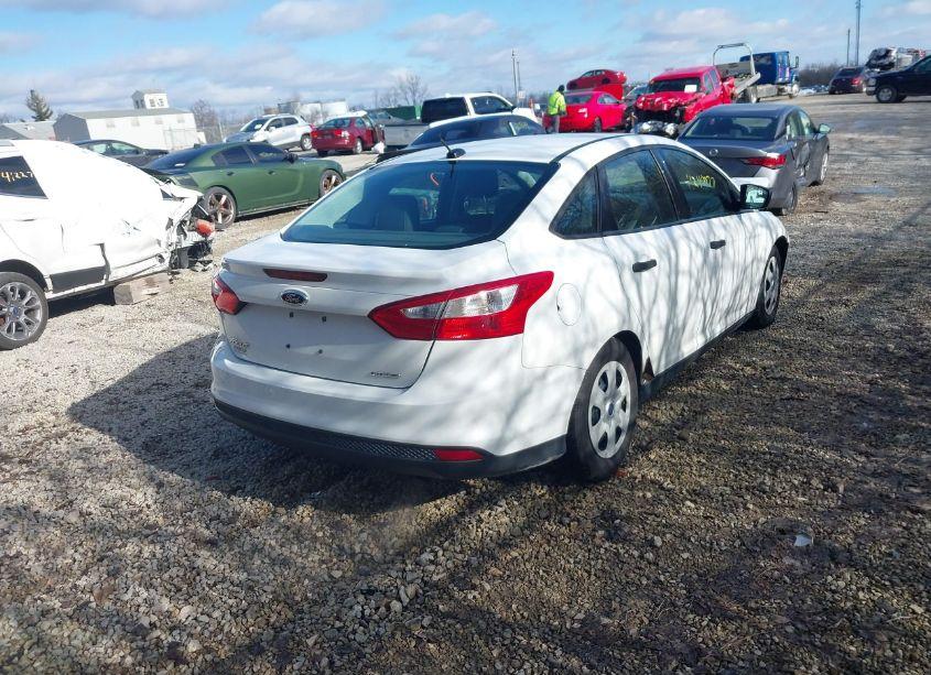 Photo 4 of 2014 Ford Focus S (VIN 1FADP3E22EL245628)
