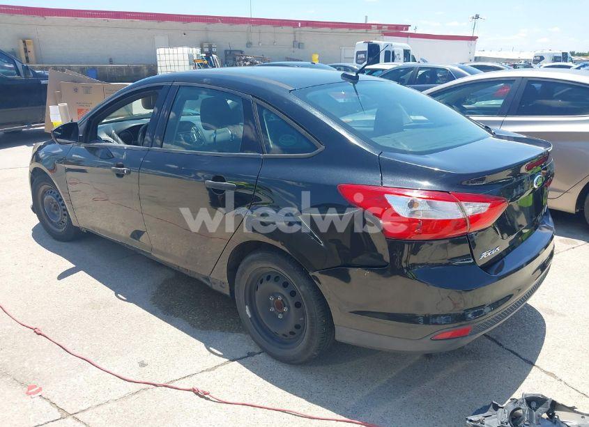 Photo 3 of 2014 Ford Focus S (VIN 1FADP3E22EL253583)