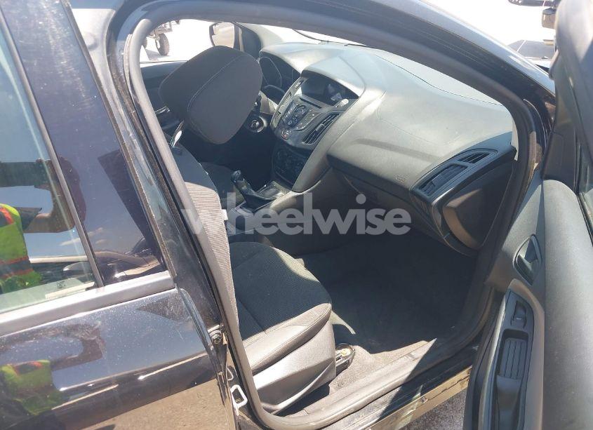 Photo 5 of 2014 Ford Focus S (VIN 1FADP3E22EL253583)