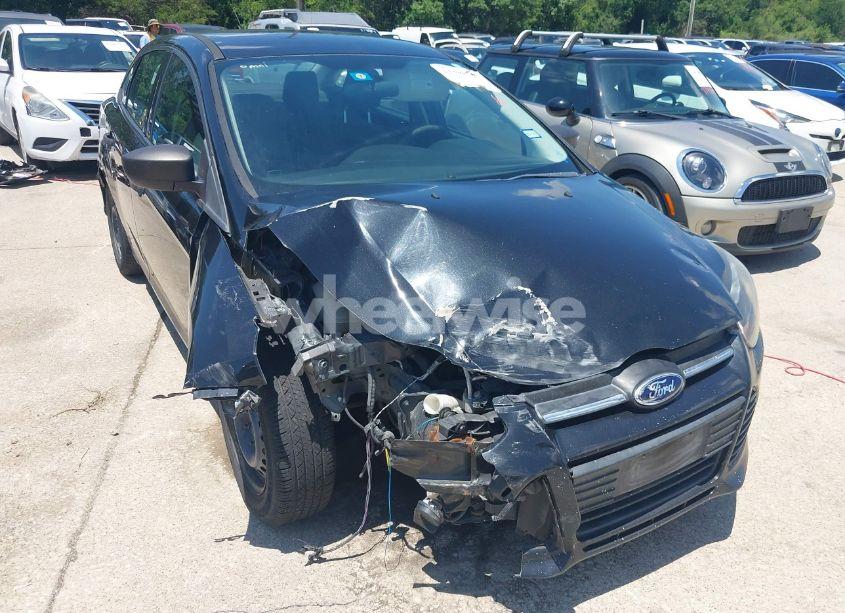 Photo 6 of 2014 Ford Focus S (VIN 1FADP3E22EL253583)