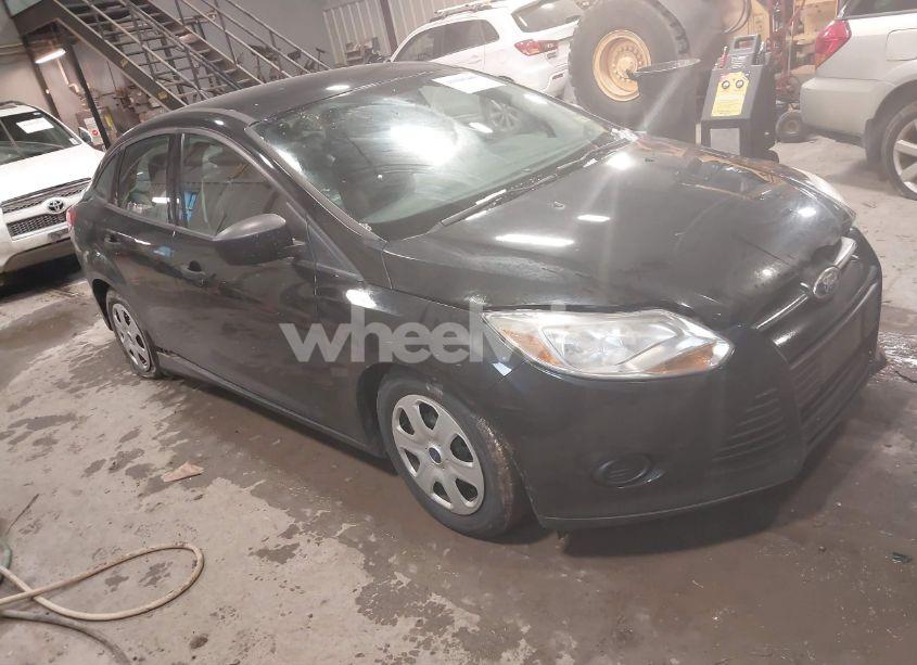 2014 Ford Focus S (VIN 1FADP3E22EL344210) main photo