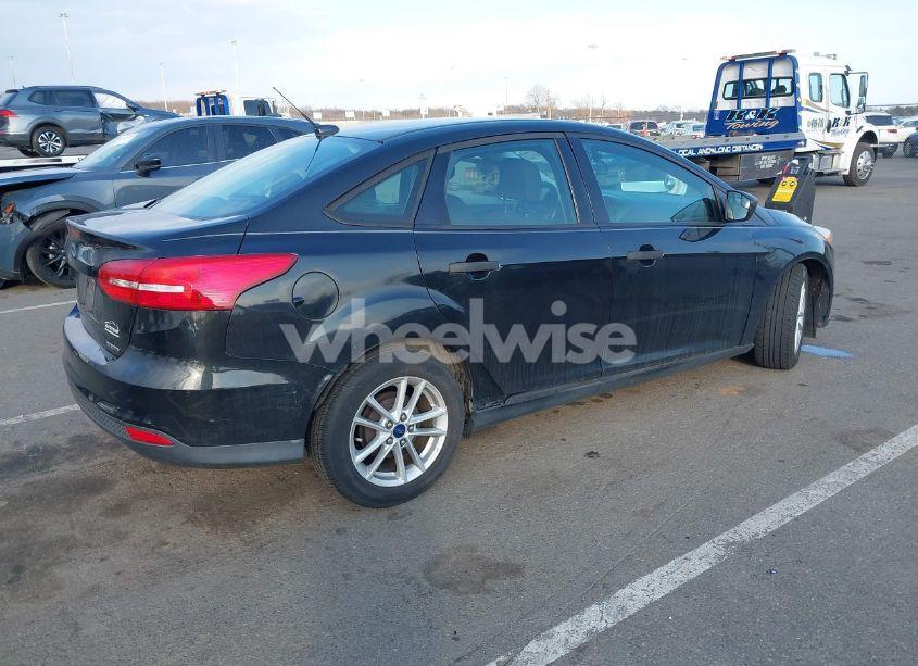 Photo 4 of 2015 Ford Focus S (VIN 1FADP3E22FL215921)