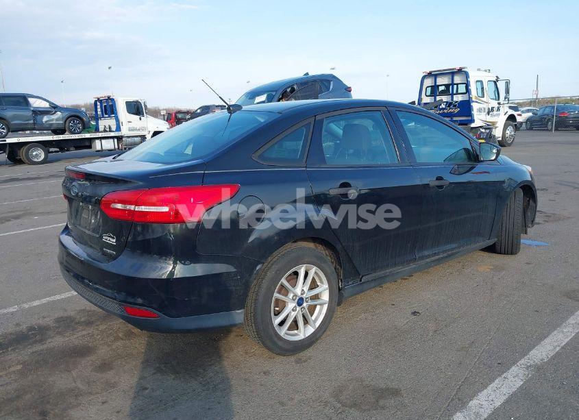 Photo 6 of 2015 Ford Focus S (VIN 1FADP3E22FL215921)