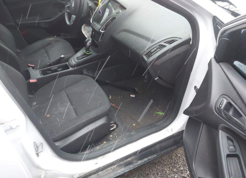 Photo 5 of 2015 Ford Focus S (VIN 1FADP3E22FL229382)