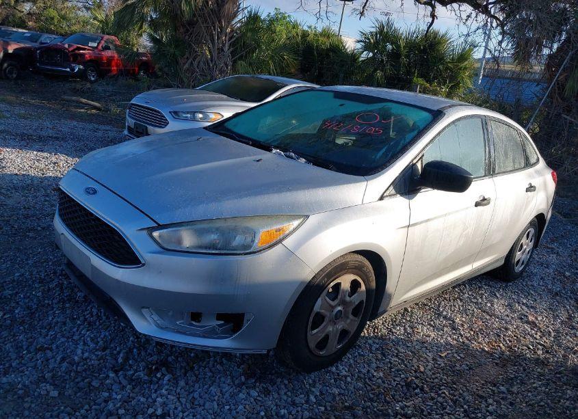 Photo 2 of 2015 Ford Focus S (VIN 1FADP3E22FL279828)