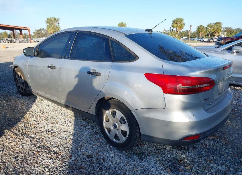 Photo 3 of 2015 Ford Focus S (VIN 1FADP3E22FL279828)