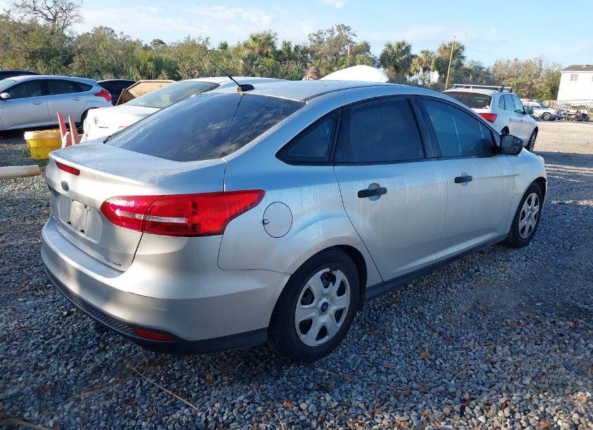 Photo 4 of 2015 Ford Focus S (VIN 1FADP3E22FL279828)