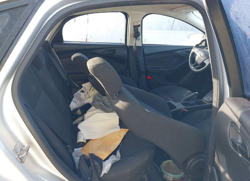 Photo 8 of 2015 Ford Focus S (VIN 1FADP3E22FL279828)