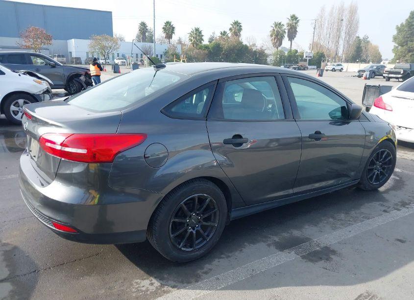 Photo 4 of 2016 Ford Focus S (VIN 1FADP3E22GL230579)