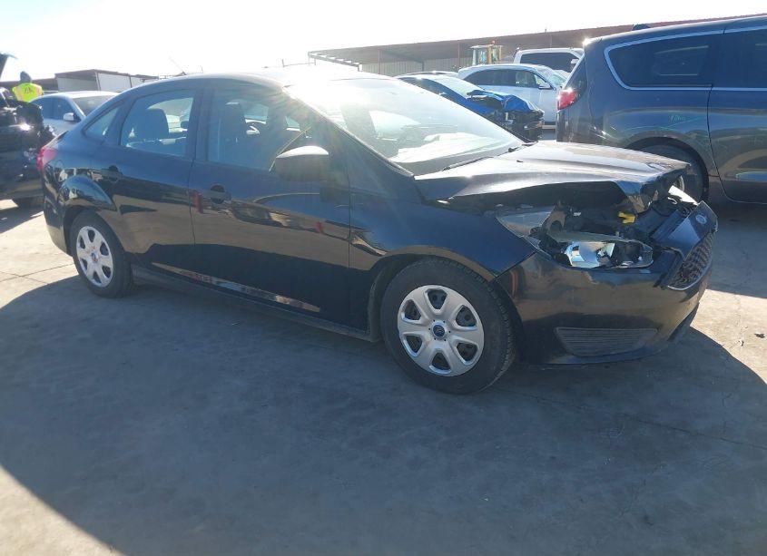 2016 Ford Focus S (VIN 1FADP3E22GL331282) main photo