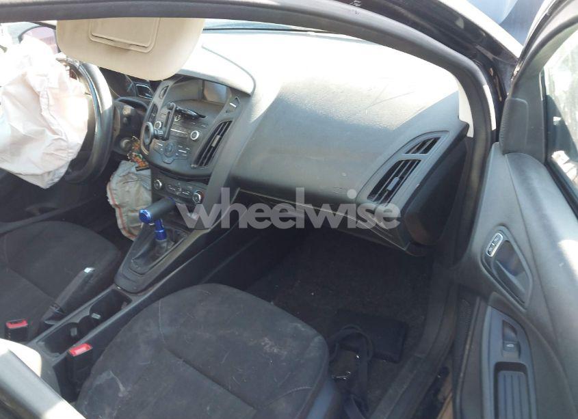 Photo 5 of 2017 Ford Focus S (VIN 1FADP3E22HL297863)