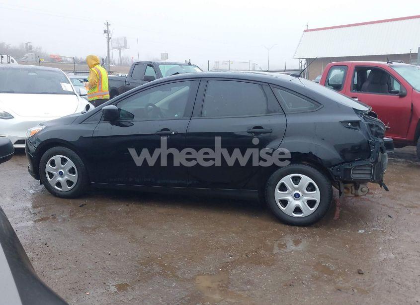 Photo 15 of 2017 Ford Focus S (VIN 1FADP3E22HL299287)