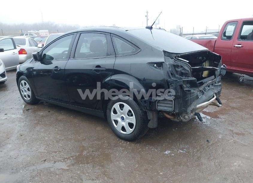 Photo 3 of 2017 Ford Focus S (VIN 1FADP3E22HL299287)