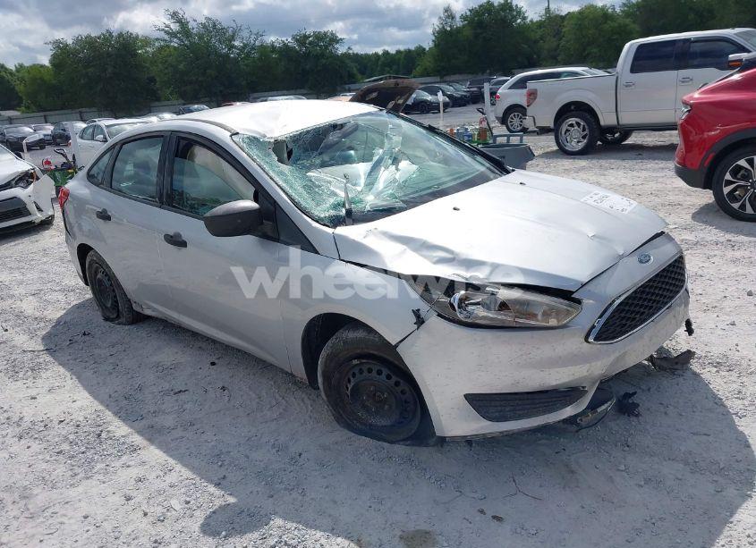 2017 Ford Focus S (VIN 1FADP3E22HL338220) main photo