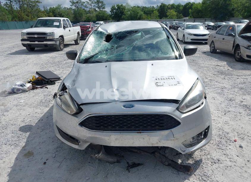 Photo 13 of 2017 Ford Focus S (VIN 1FADP3E22HL338220)