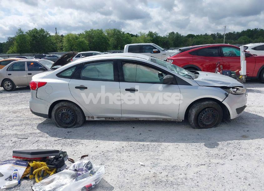 Photo 14 of 2017 Ford Focus S (VIN 1FADP3E22HL338220)