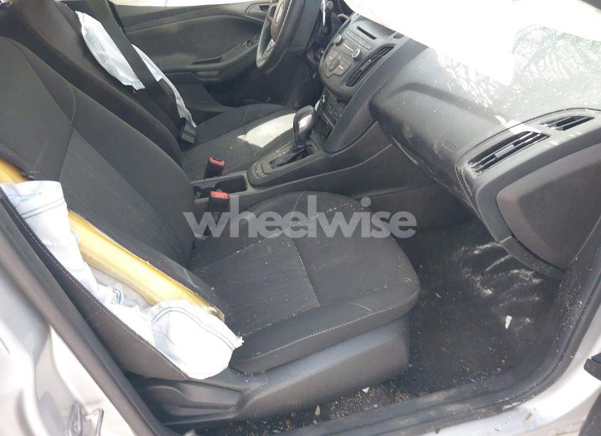 Photo 5 of 2017 Ford Focus S (VIN 1FADP3E22HL338220)