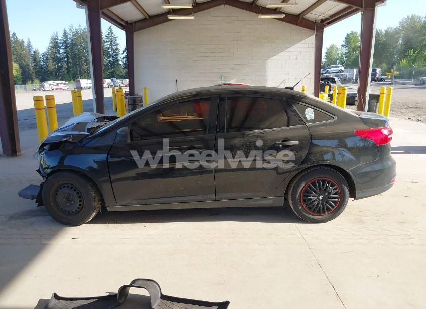 Photo 15 of 2018 Ford Focus S (VIN 1FADP3E22JL287940)