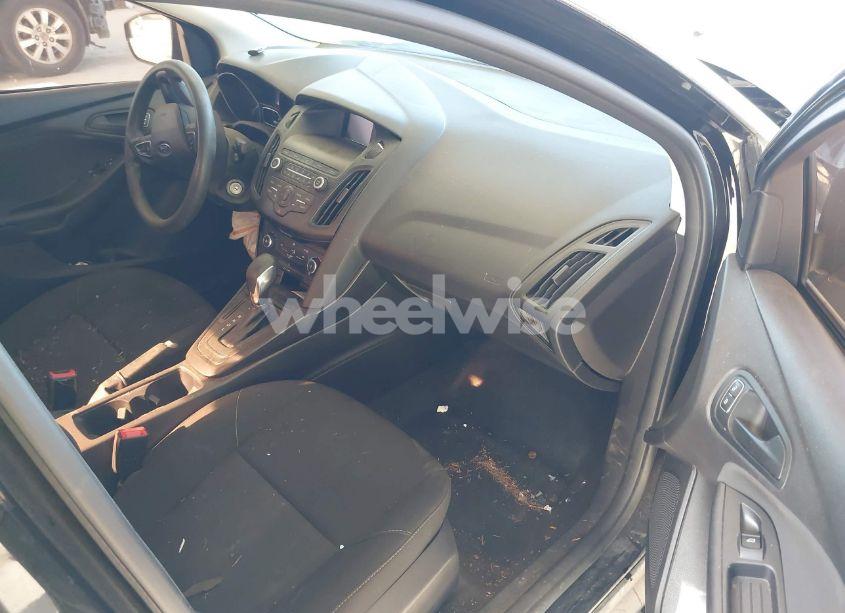 Photo 5 of 2018 Ford Focus S (VIN 1FADP3E22JL287940)