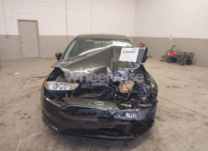 Photo 13 of 2018 Ford Focus S (VIN 1FADP3E22JL298159)