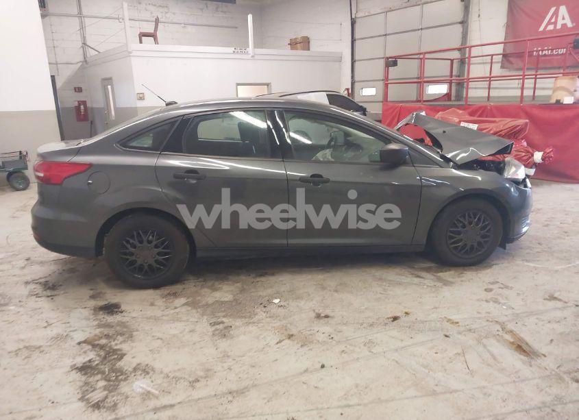 Photo 14 of 2018 Ford Focus S (VIN 1FADP3E22JL298159)