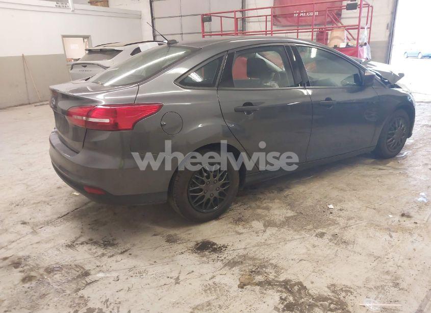 Photo 4 of 2018 Ford Focus S (VIN 1FADP3E22JL298159)