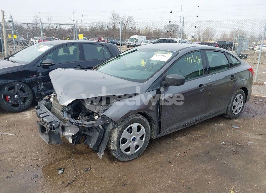 Photo 2 of 2013 Ford Focus S (VIN 1FADP3E23DL199421)