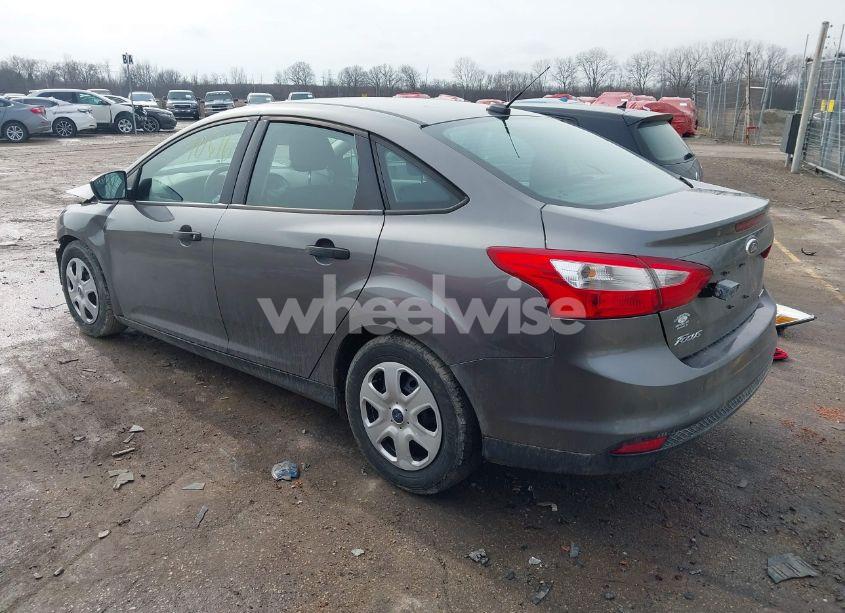 Photo 3 of 2013 Ford Focus S (VIN 1FADP3E23DL199421)