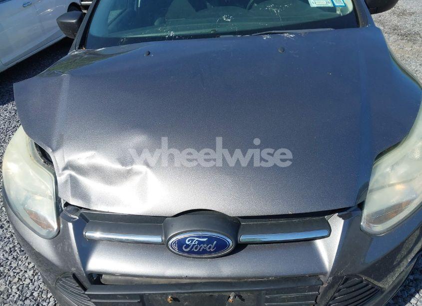 Photo 10 of 2014 Ford Focus S (VIN 1FADP3E23EL211813)