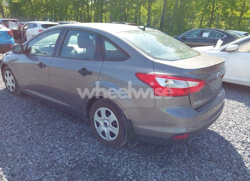Photo 3 of 2014 Ford Focus S (VIN 1FADP3E23EL211813)