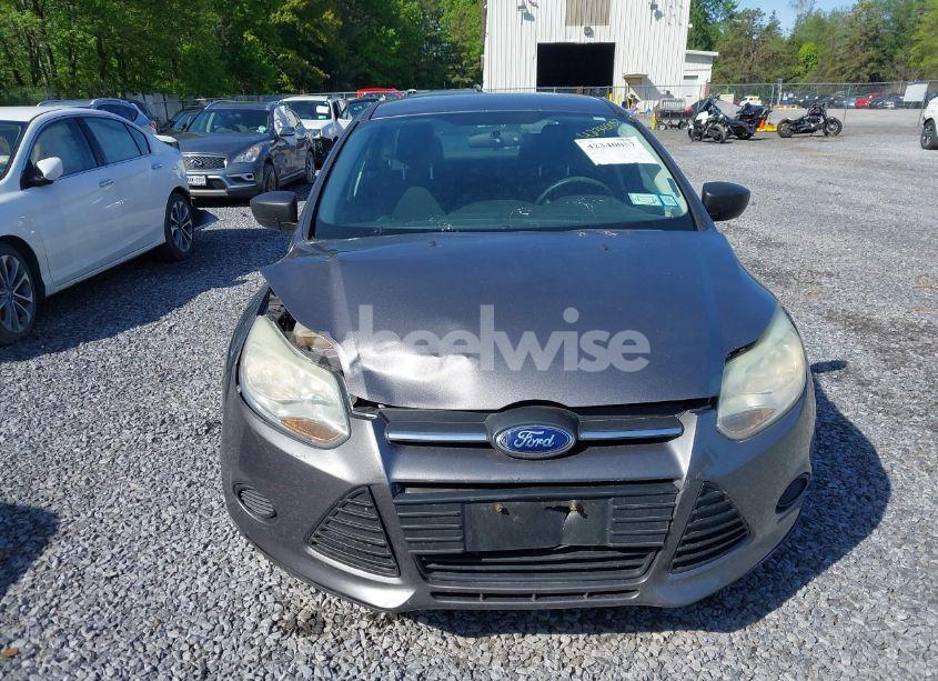 Photo 6 of 2014 Ford Focus S (VIN 1FADP3E23EL211813)