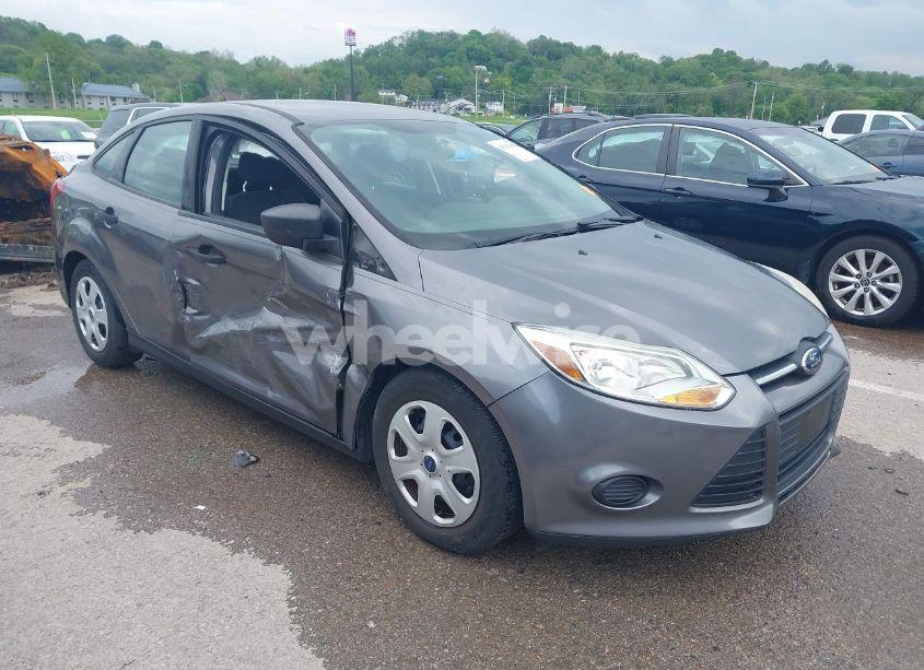 2014 Ford Focus S (VIN 1FADP3E23EL276161) main photo