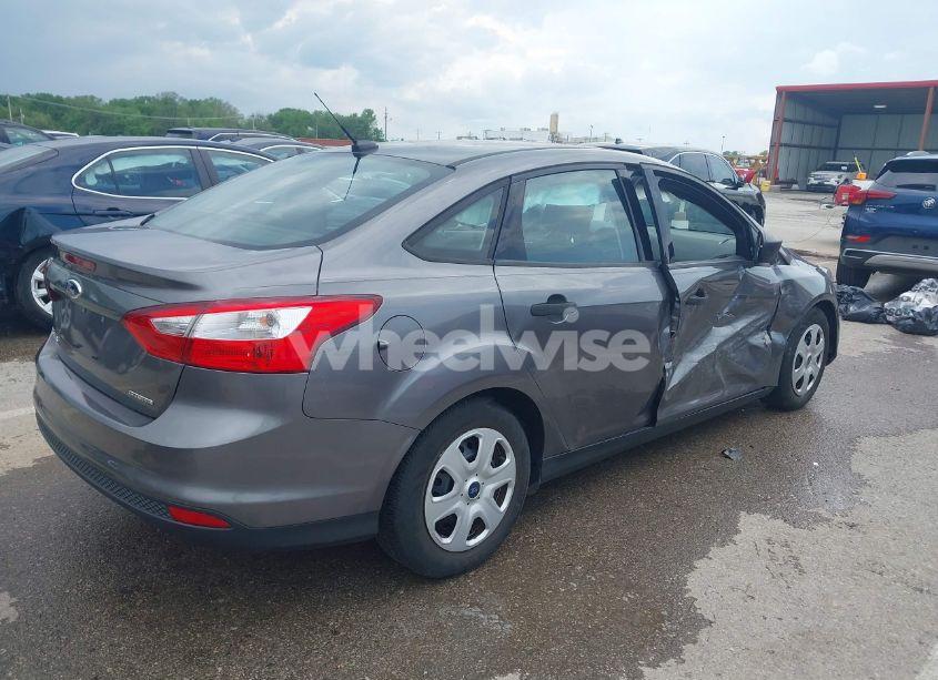 Photo 4 of 2014 Ford Focus S (VIN 1FADP3E23EL276161)