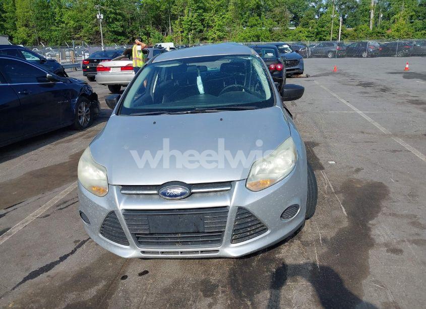 Photo 12 of 2014 Ford Focus S (VIN 1FADP3E23EL276242)