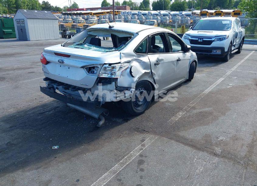 Photo 4 of 2014 Ford Focus S (VIN 1FADP3E23EL276242)