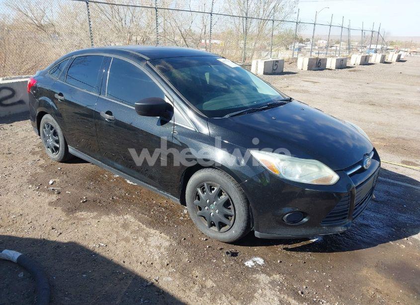 2014 Ford Focus S (VIN 1FADP3E23EL390922) main photo