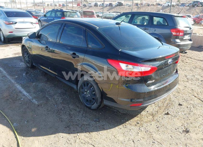 Photo 3 of 2014 Ford Focus S (VIN 1FADP3E23EL390922)