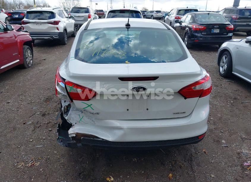 Photo 12 of 2014 Ford Focus S (VIN 1FADP3E23EL417827)