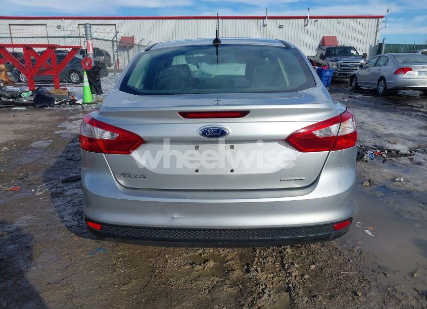Photo 17 of 2014 Ford Focus S (VIN 1FADP3E23EL452528)