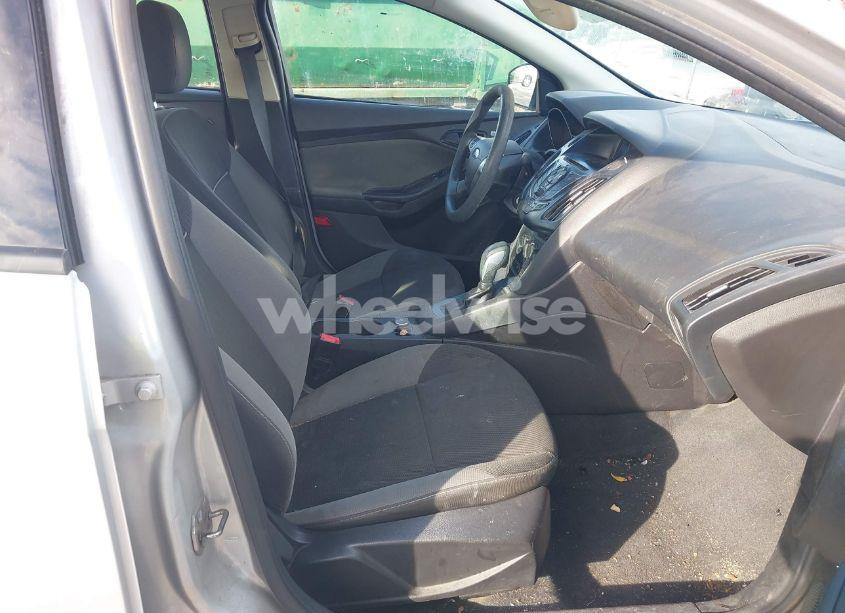 Photo 5 of 2014 Ford Focus S (VIN 1FADP3E23EL452528)