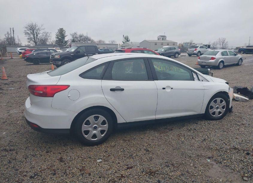 Photo 14 of 2015 Ford Focus S (VIN 1FADP3E23FL276632)