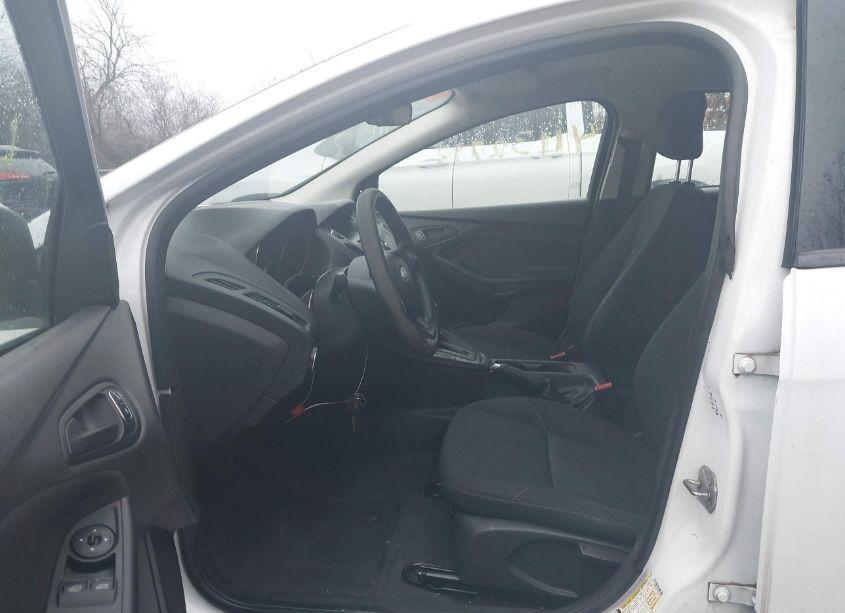 Photo 5 of 2015 Ford Focus S (VIN 1FADP3E23FL276632)