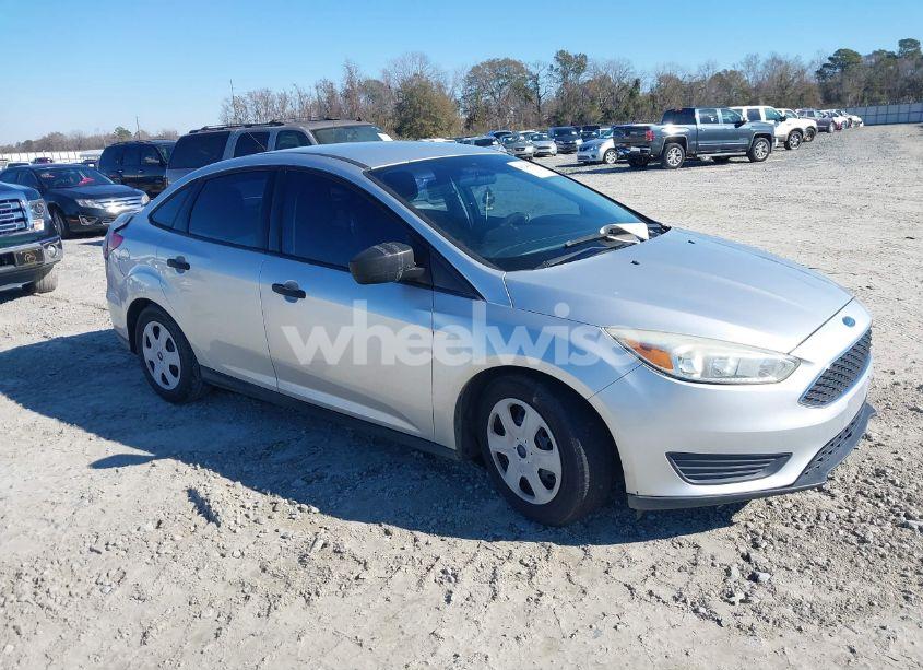 2016 Ford Focus S (VIN 1FADP3E23GL273280) main photo