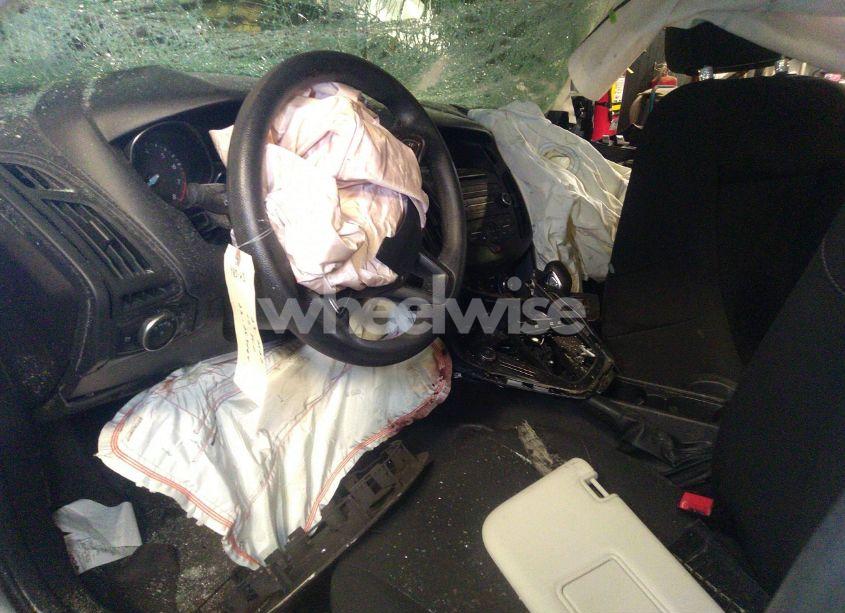 Photo 5 of 2017 Ford Focus S (VIN 1FADP3E23HL286614)