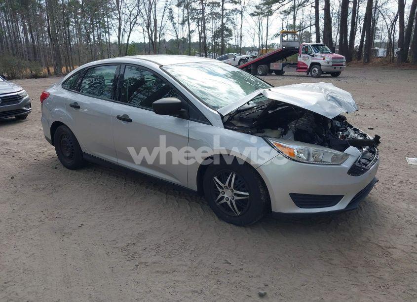 2018 Ford Focus S (VIN 1FADP3E23JL203284) main photo