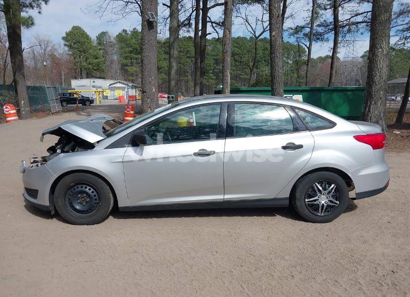 Photo 14 of 2018 Ford Focus S (VIN 1FADP3E23JL203284)