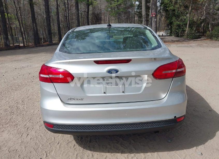 Photo 16 of 2018 Ford Focus S (VIN 1FADP3E23JL203284)