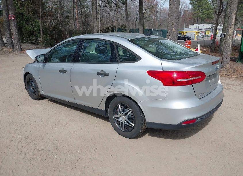 Photo 3 of 2018 Ford Focus S (VIN 1FADP3E23JL203284)