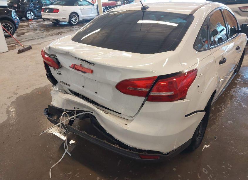 Photo 17 of 2018 Ford Focus S (VIN 1FADP3E23JL204497)